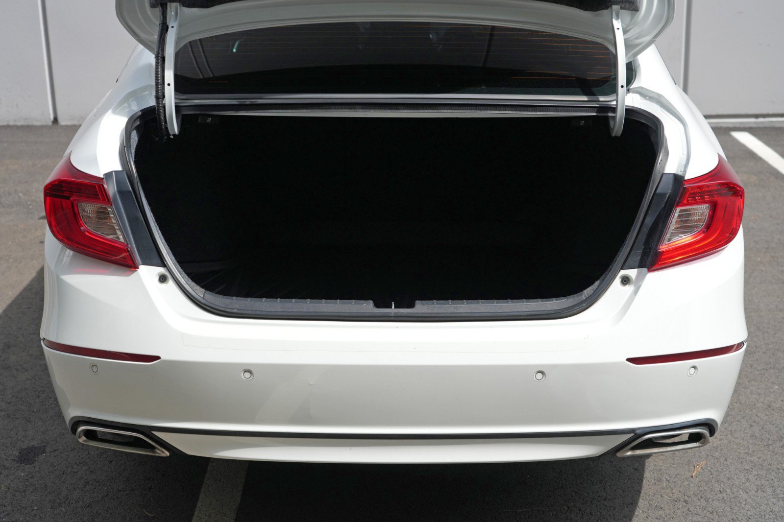 Used 2022 Honda Accord Touring image 9