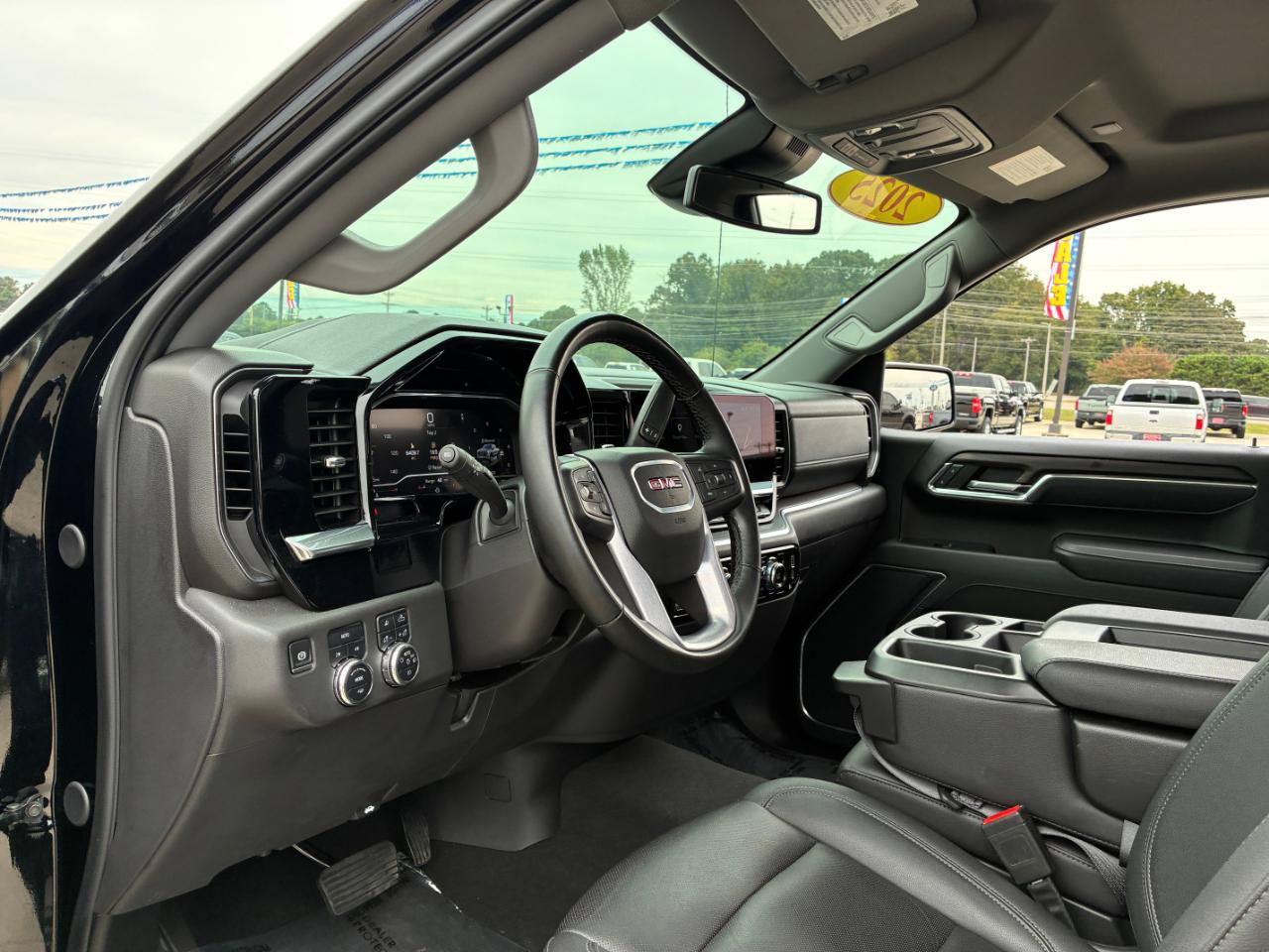 Used 2025 GMC Sierra 1500 SLT AWD/4WD image 13