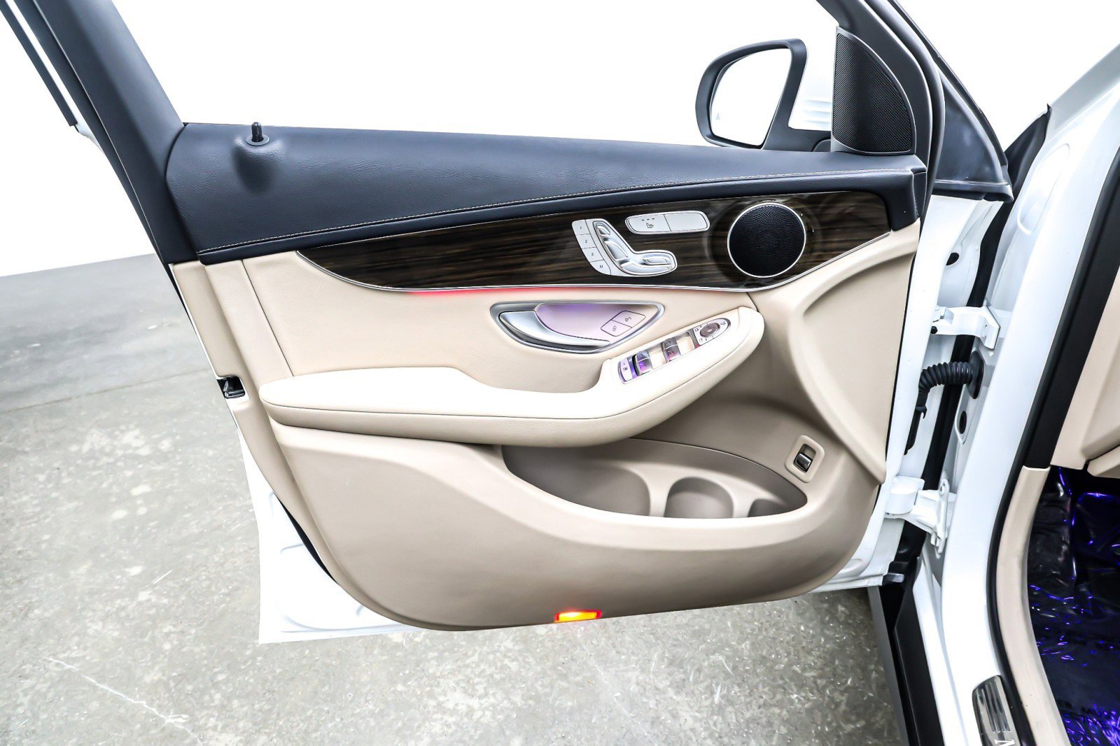 Certified 2023 Mercedes-Benz GLC 300 4MATIC Coupe image 22