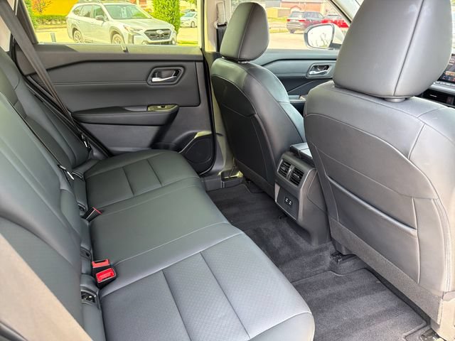 Used 2024 Nissan Rogue SV w/ SV Premium Package AWD/4WD image 27