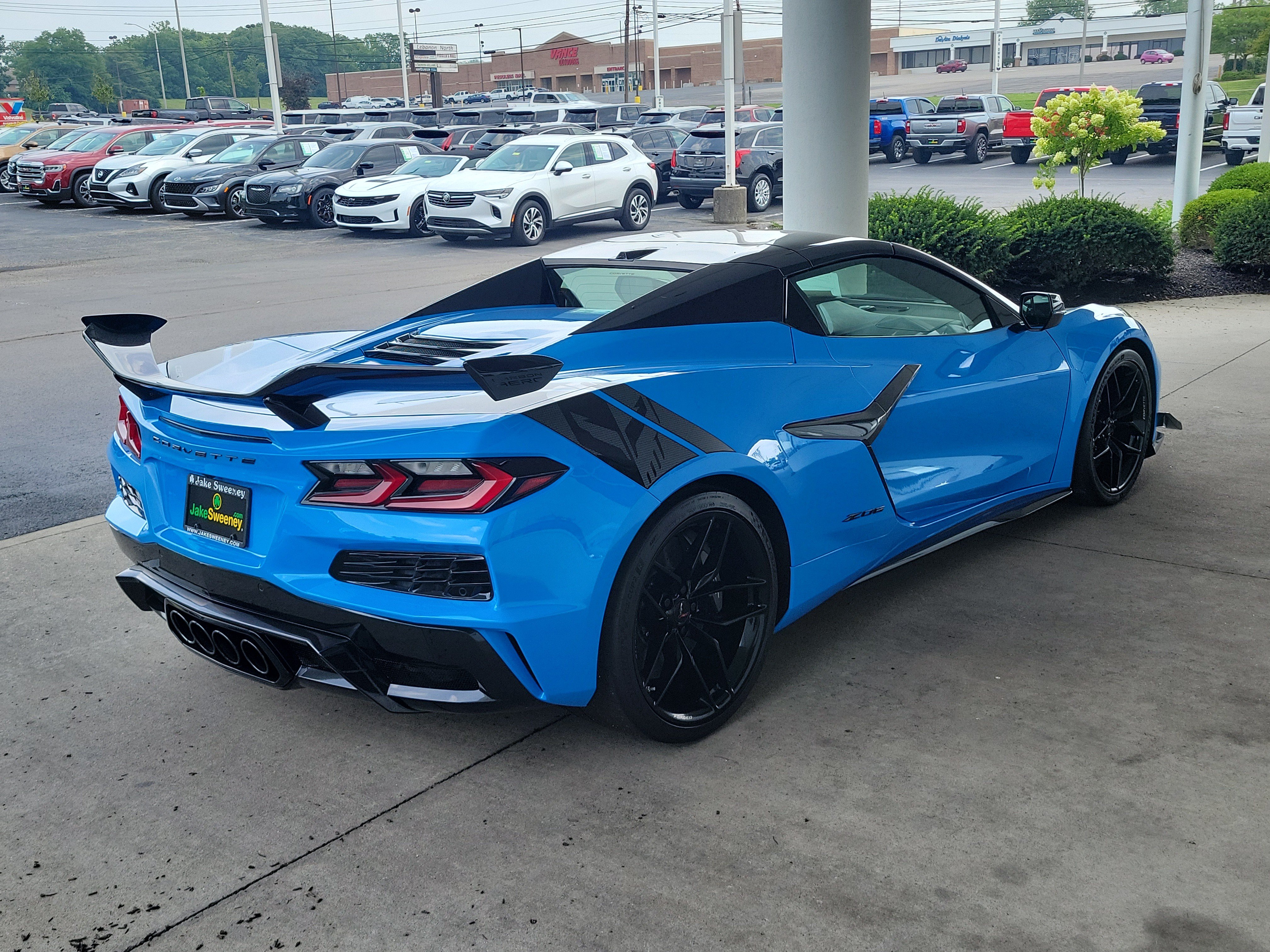 Used 2025 Chevrolet Corvette Z06 w/ Z07 Performance Package RWD image 4