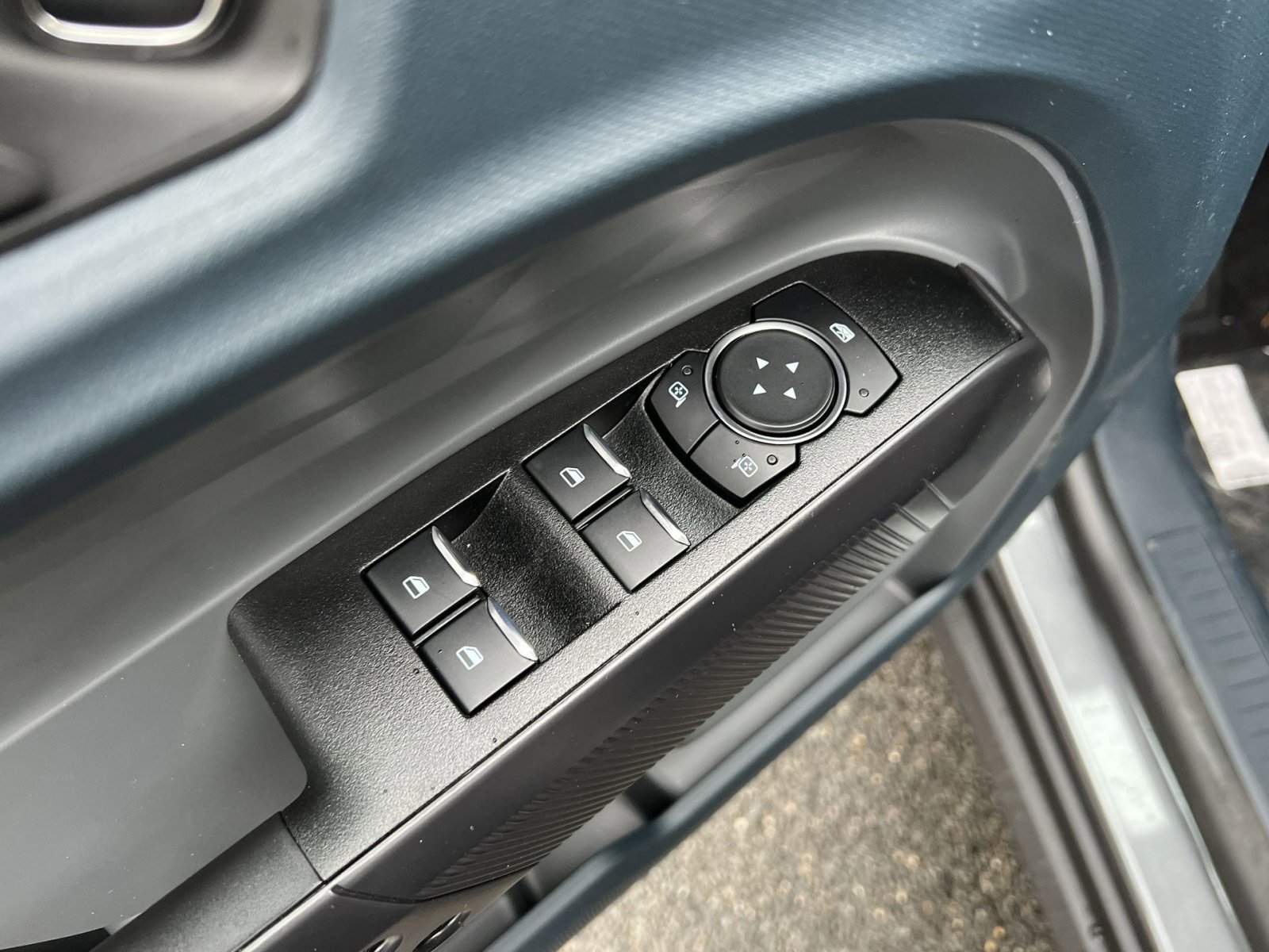 New 2026 Ford Maverick Lariat w/ Black Appearance Package image 15