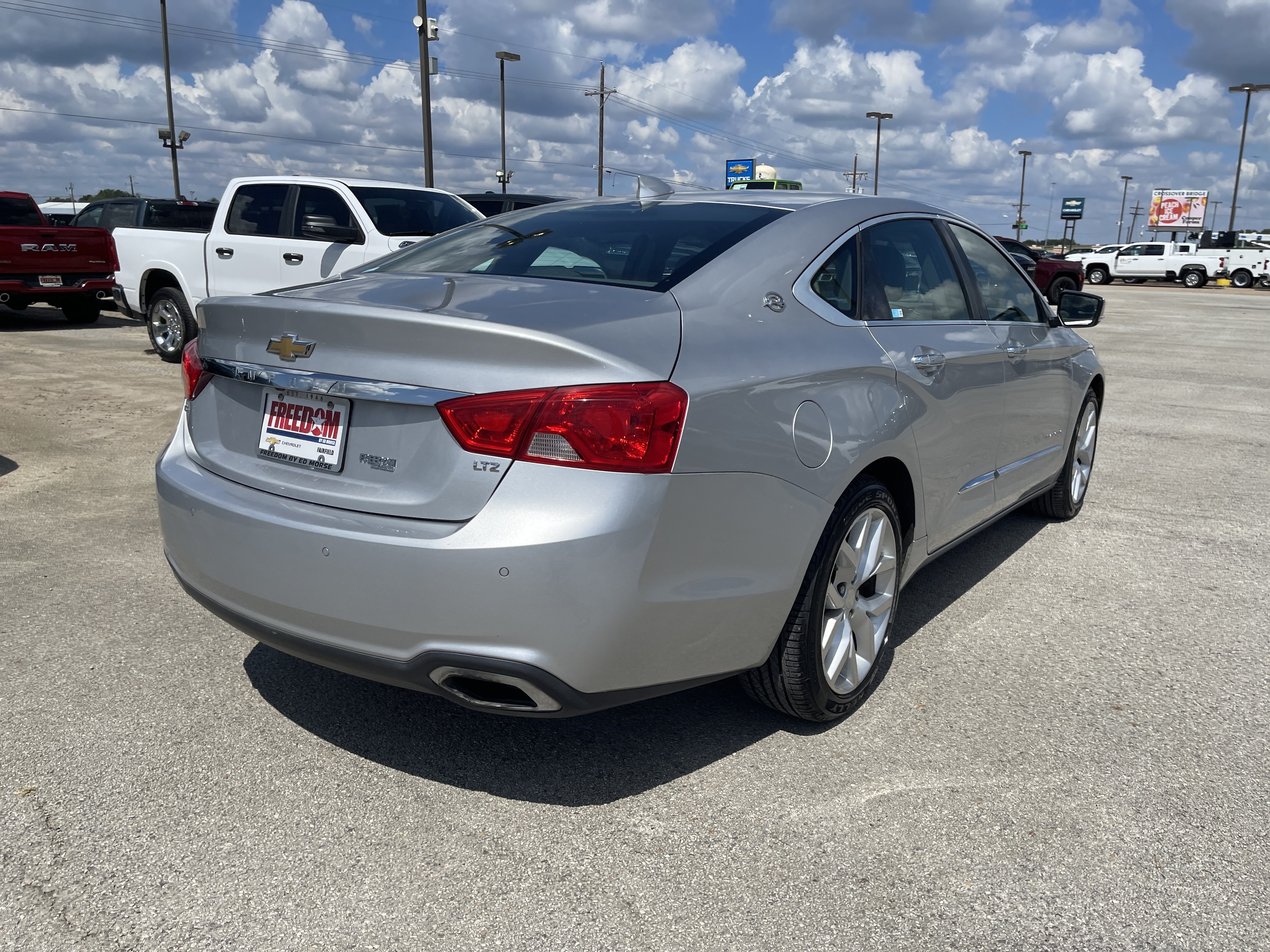 Used 2015 Chevrolet Impala LTZ FWD image 4