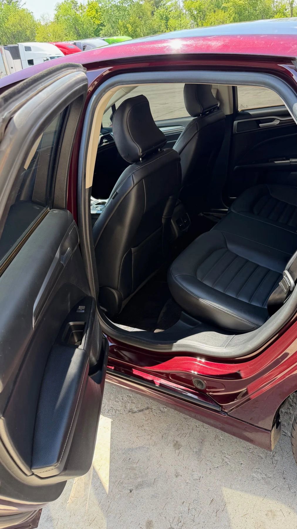 Used 2018 Ford Fusion SE w/ Fusion SE Technology Package FWD image 13
