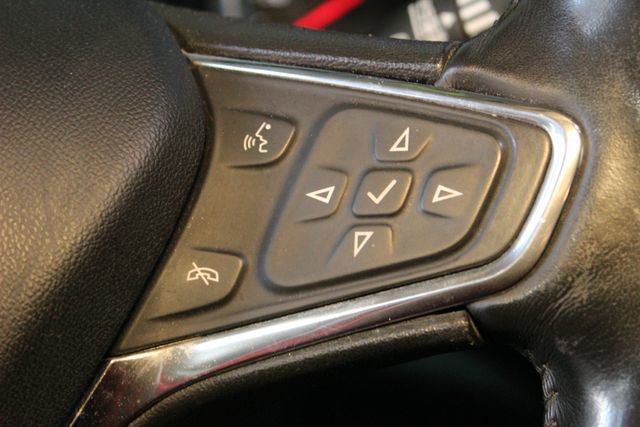 Used 2018 Chevrolet Malibu LT image 21