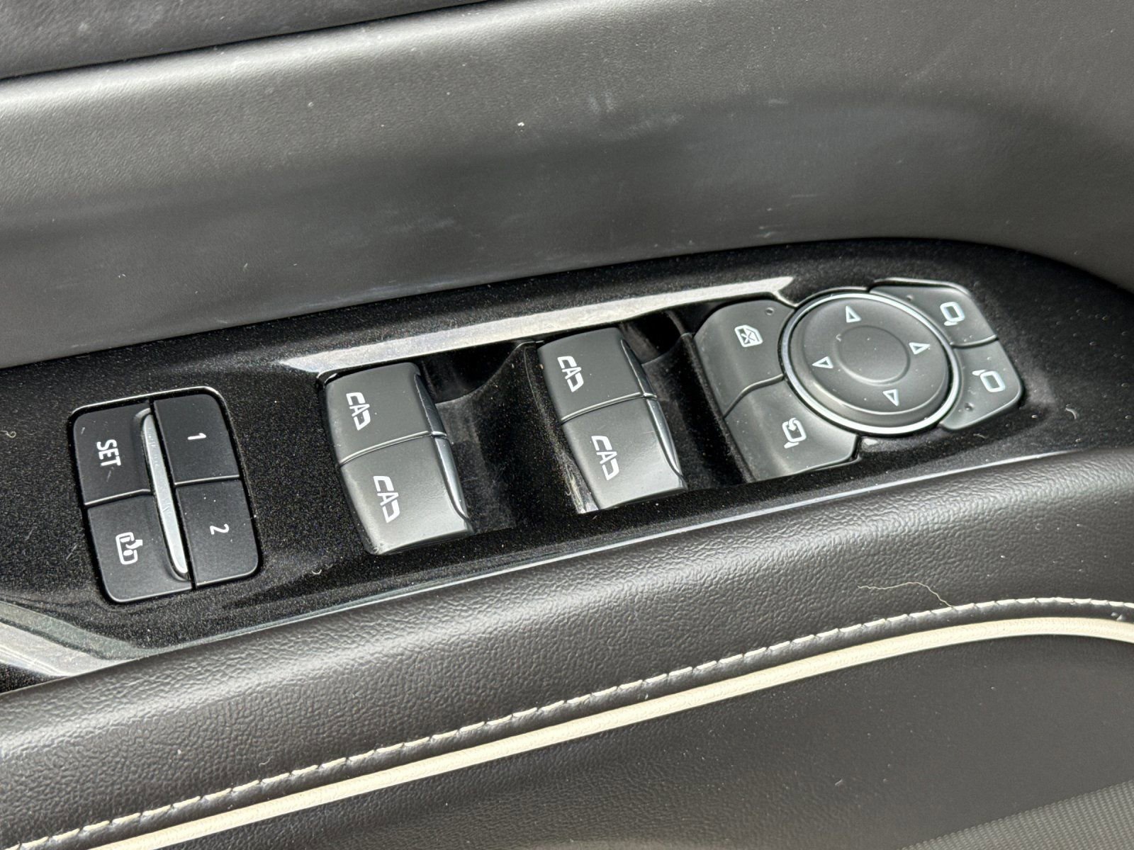 Used 2022 Cadillac Escalade ESV Sport Platinum image 11