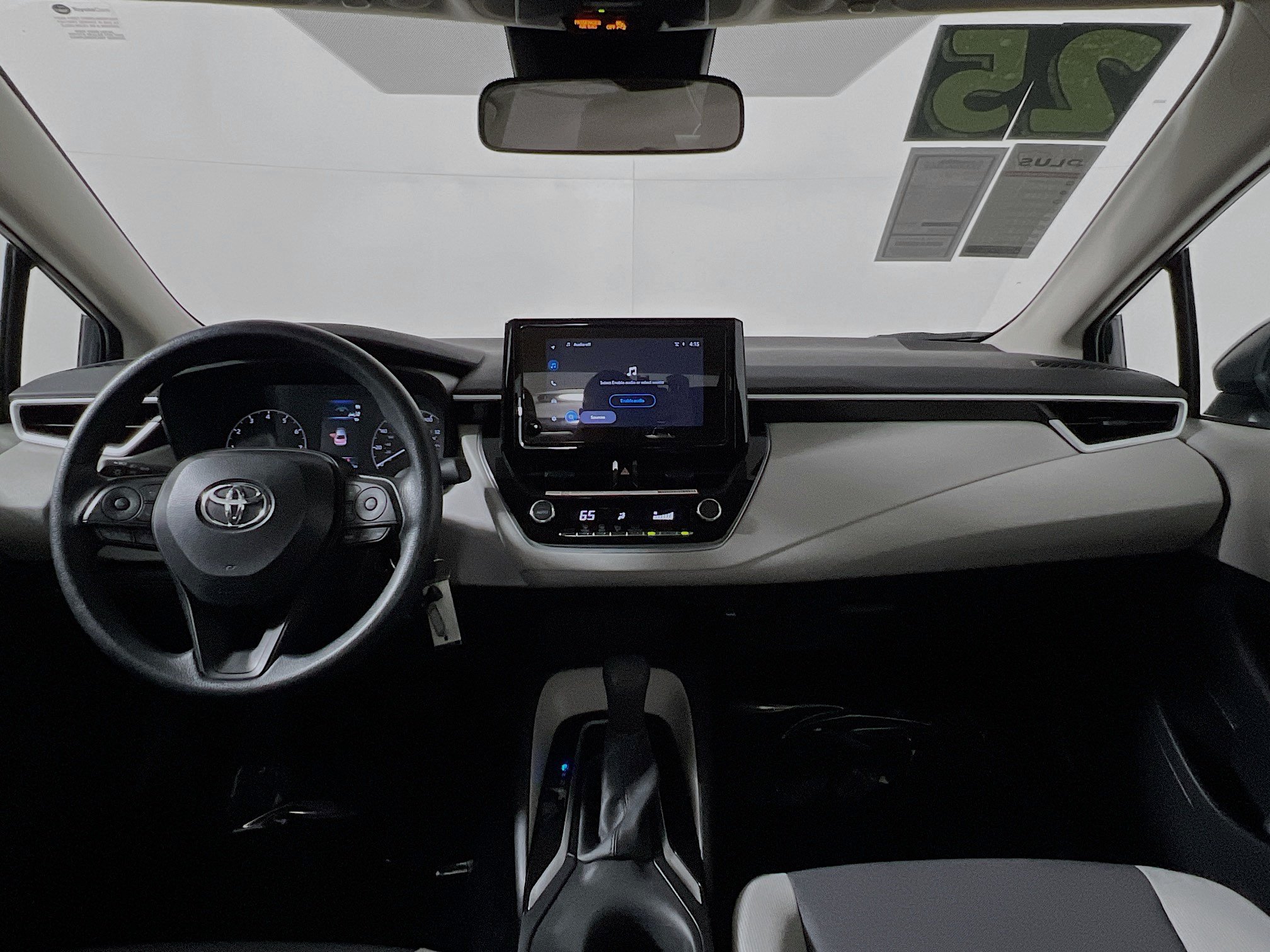 Used 2025 Toyota Corolla LE FWD image 29