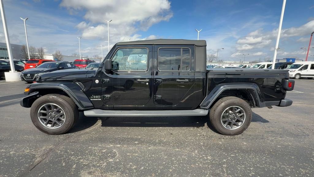 Used 2022 Jeep Gladiator Overland w/ Cold Weather Group image 5