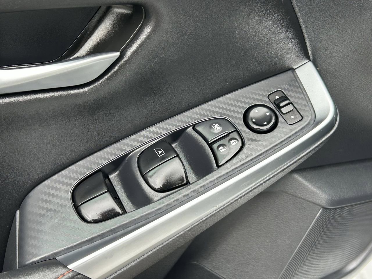 Certified 2025 Nissan Sentra SR image 29