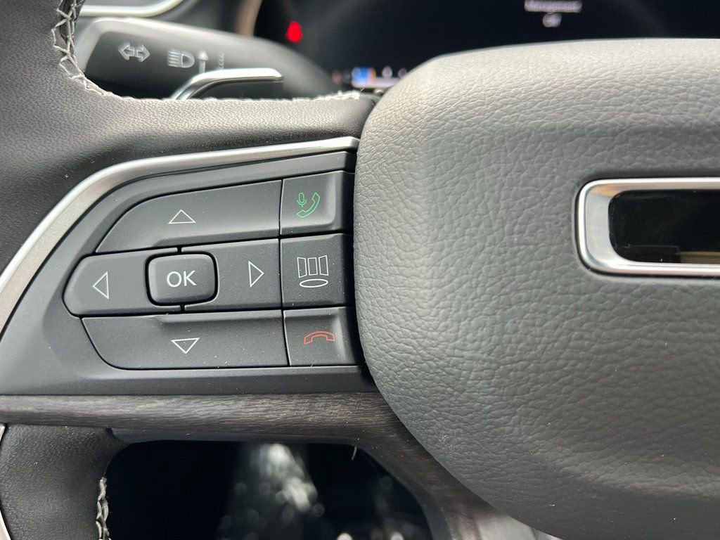 New 2025 Jeep Grand Cherokee L Limited w/ Black Appearance Package image 23