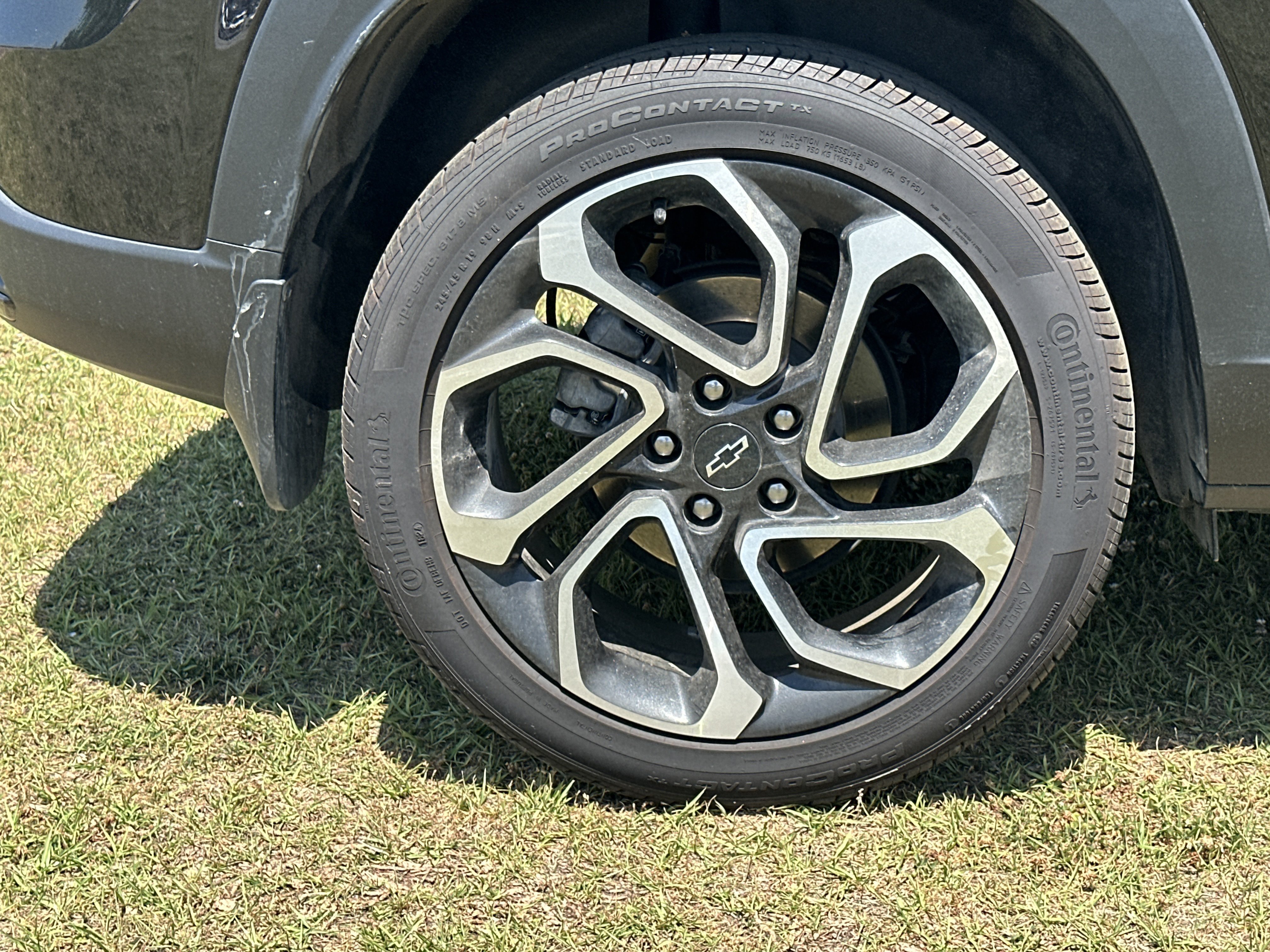 Used 2025 Chevrolet Trax RS FWD image 17