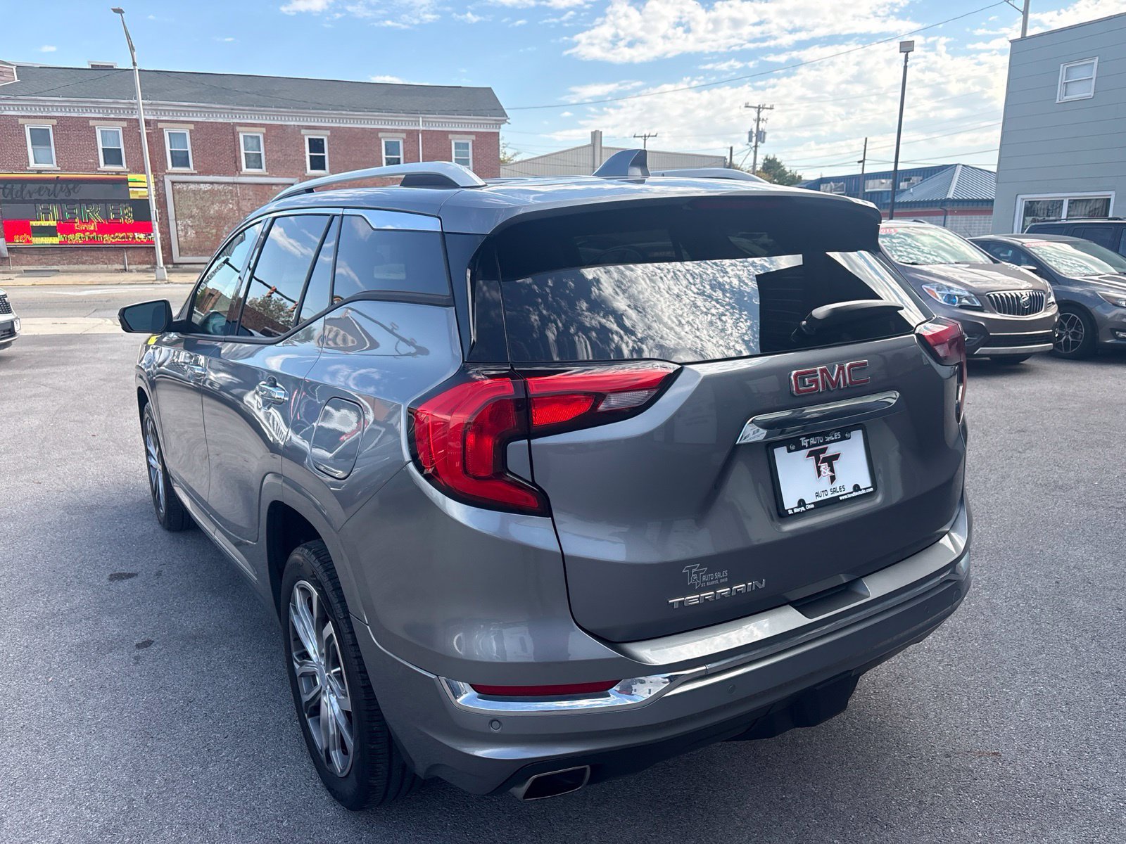 Used 2019 GMC Terrain Denali w/ Driver Alert Package II FWD image 3