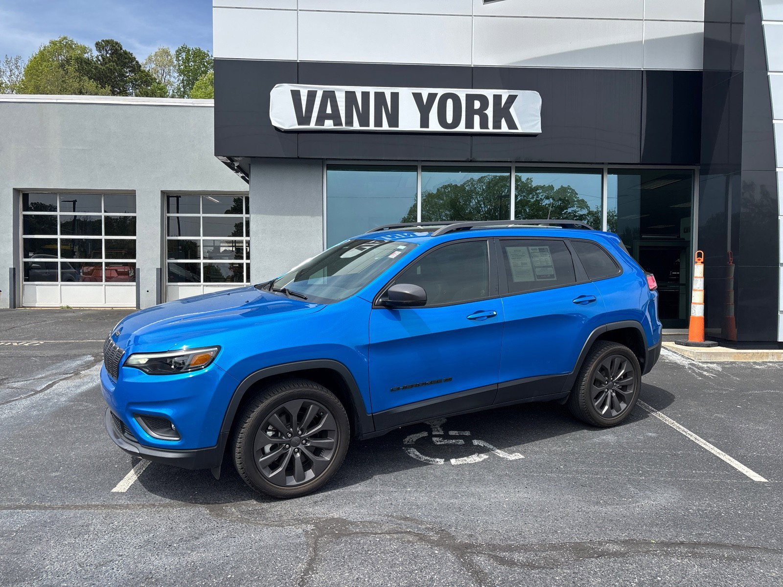 Used 2021 Jeep Cherokee Latitude Lux 80th Anniv w/ Quick Order Package 26U 80TH FWD image 50