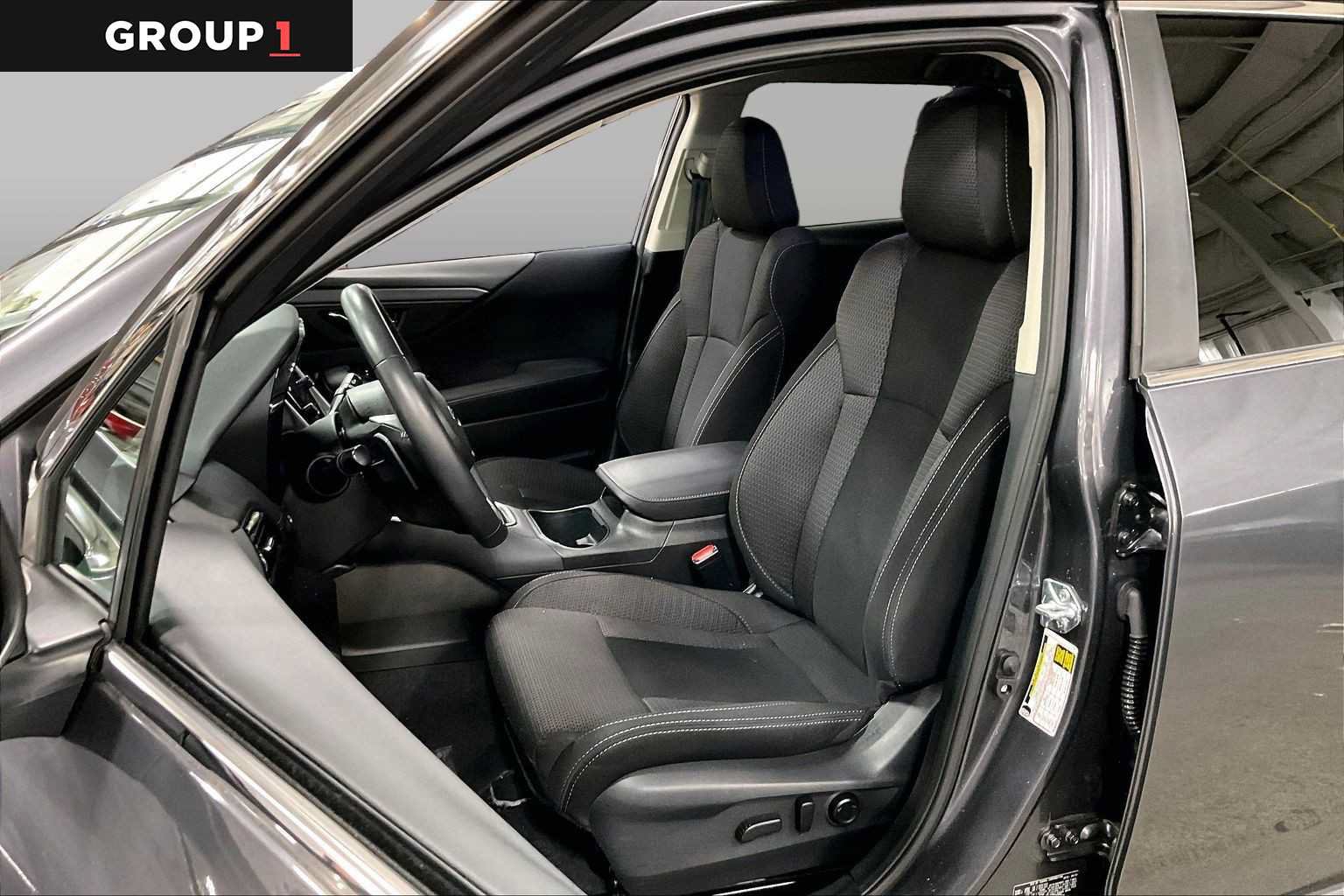 Certified 2025 Subaru Outback Premium AWD/4WD image 8