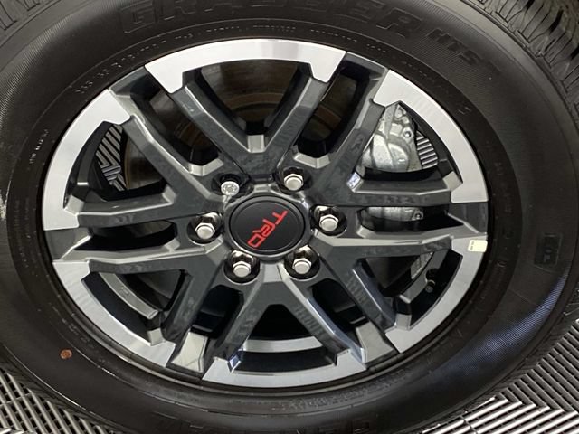 Used 2025 Toyota Tacoma TRD Sport AWD/4WD image 27