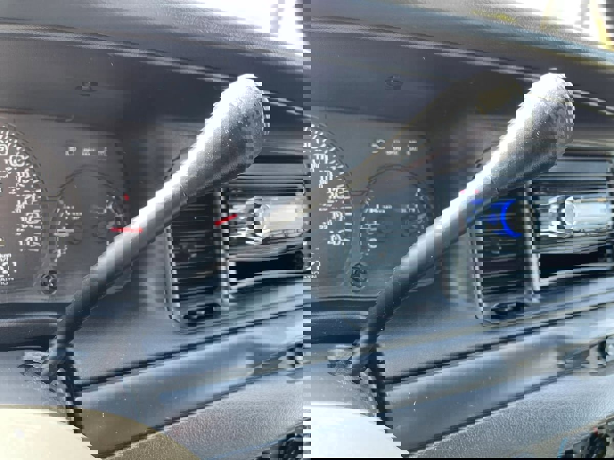 Used 2004 Ford Crown Victoria Police Interceptor RWD image 29