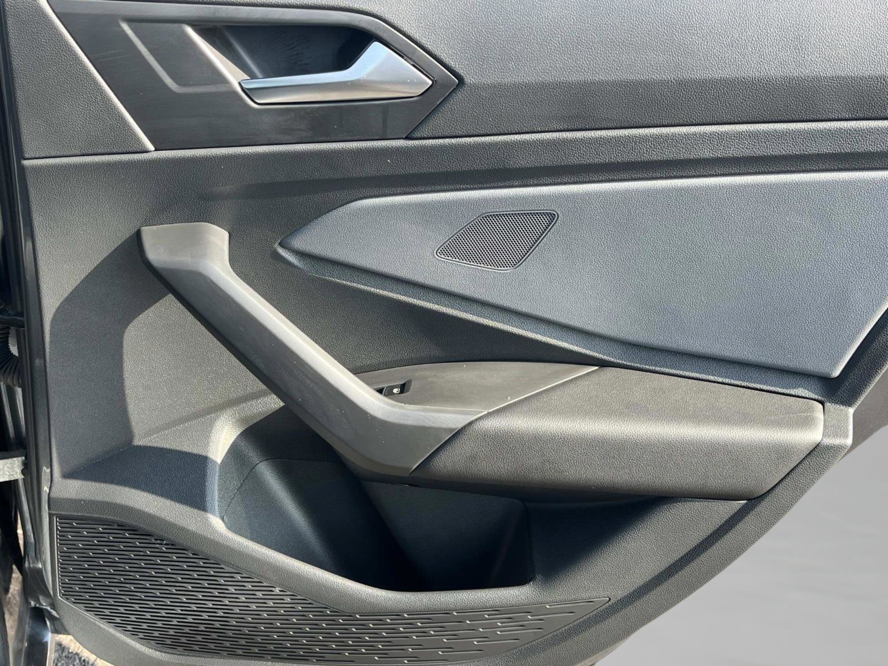 Used 2025 Volkswagen Jetta SE image 19