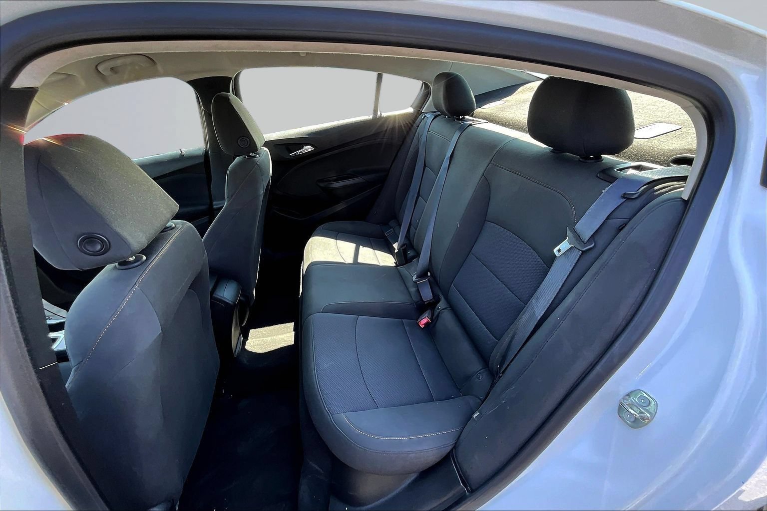Used 2018 Chevrolet Cruze LS FWD image 22