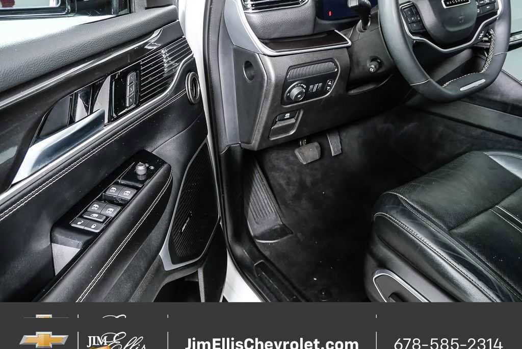 Used 2023 Jeep Wagoneer 2WD w/ Convenience Group I image 9