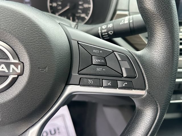 Used 2025 Nissan Altima 2.5 SV FWD image 24
