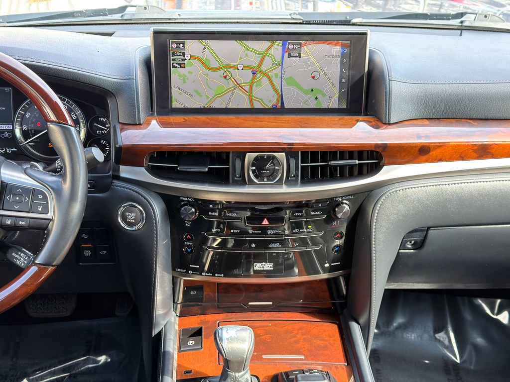 Used 2018 Lexus LX 570 4WD image 24
