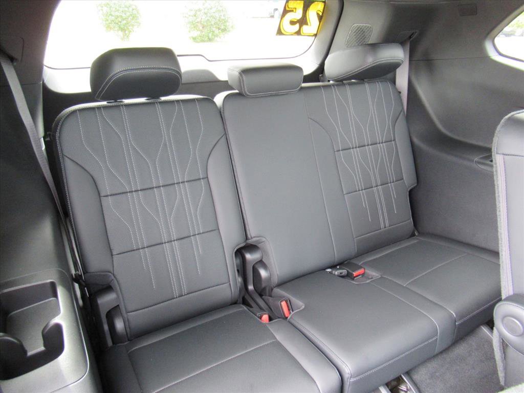 Used 2025 Buick Enclave Avenir w/ Super Cruise Package AWD/4WD image 33