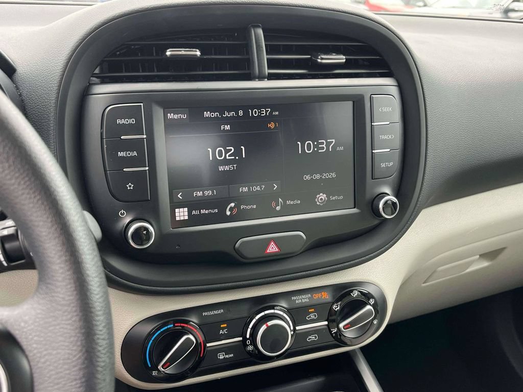 Used 2025 Kia Soul LX w/ LX Technology Package FWD image 19