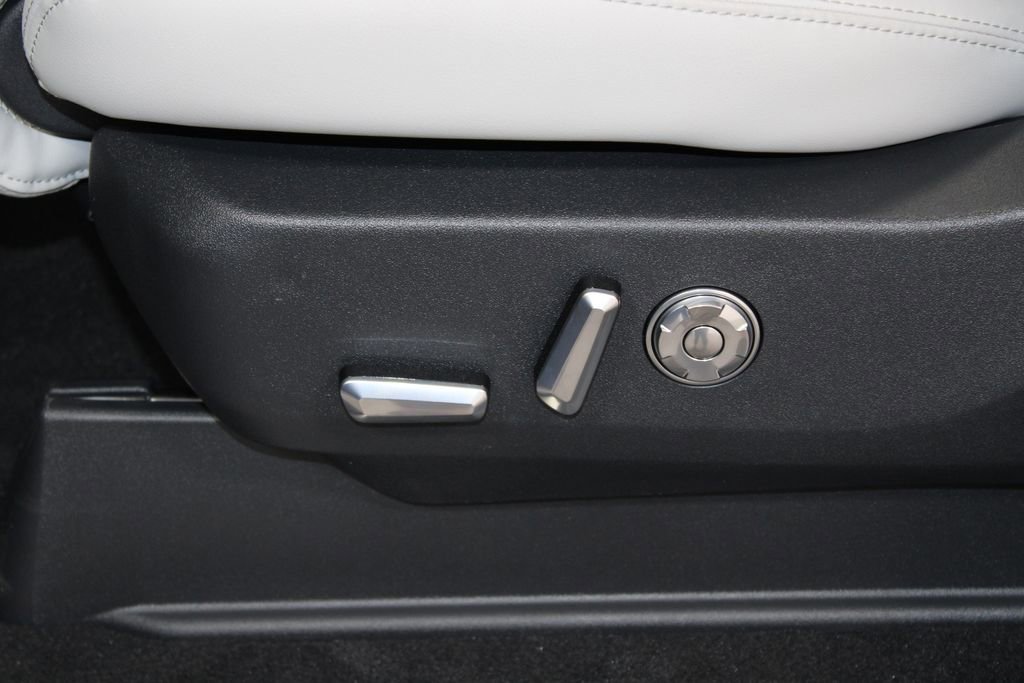 New 2026 Lincoln Navigator Reserve AWD/4WD image 22