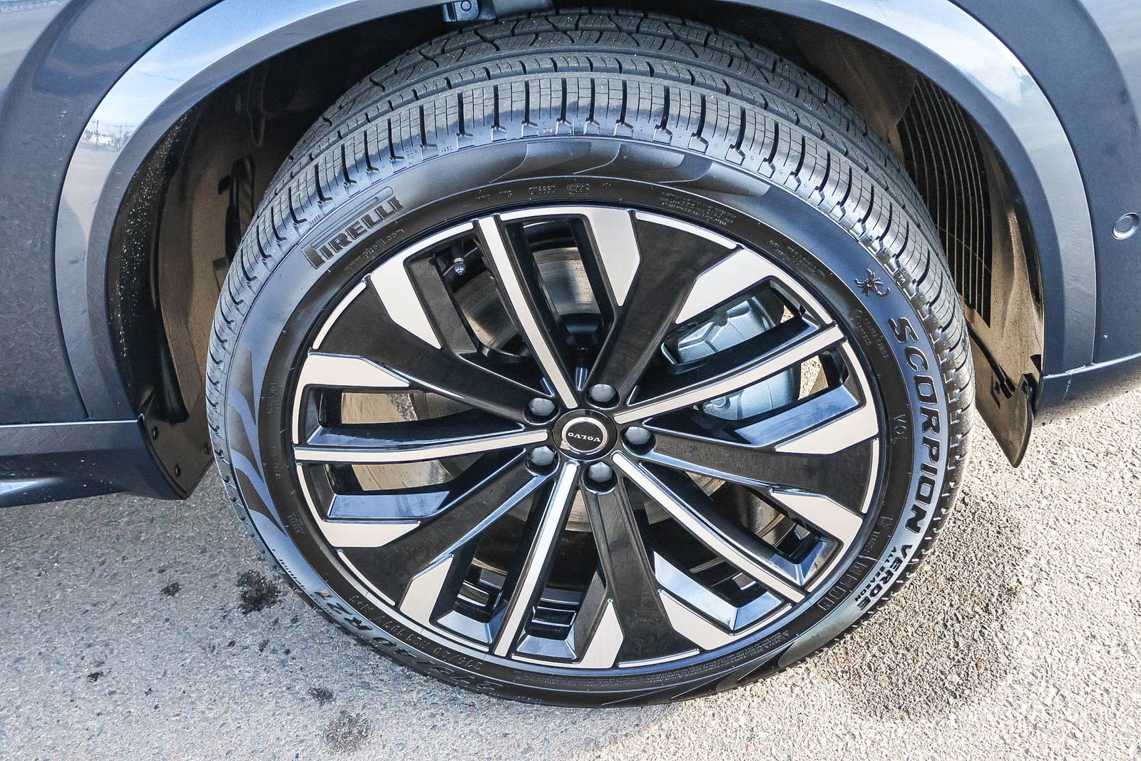 New 2026 Volvo XC90 T8 Ultra w/ Protection Package Premier image 14