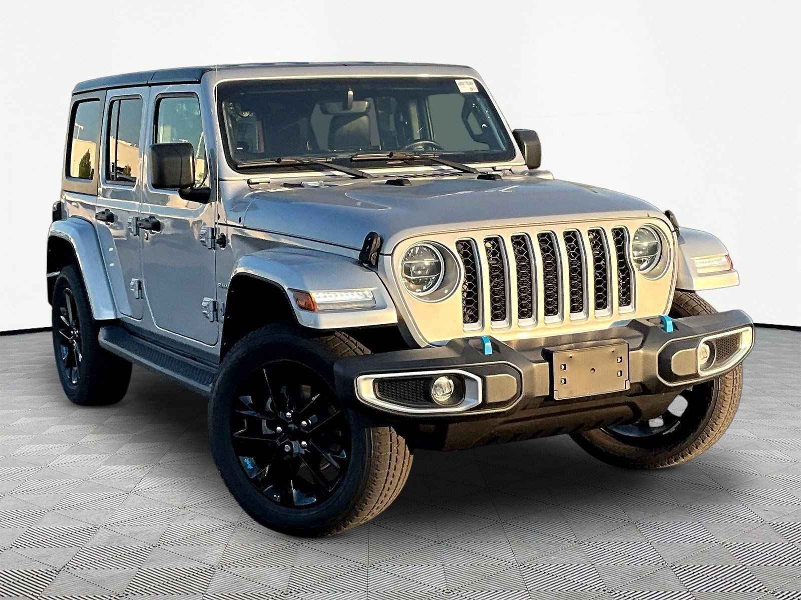 Used 2022 Jeep Wrangler Unlimited Sahara w/ Cold Weather Group AWD/4WD image 3