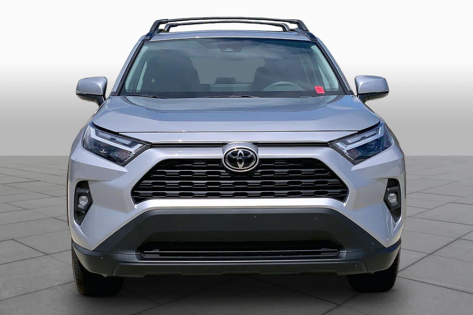 Used 2023 Toyota RAV4 XLE Premium FWD image 4