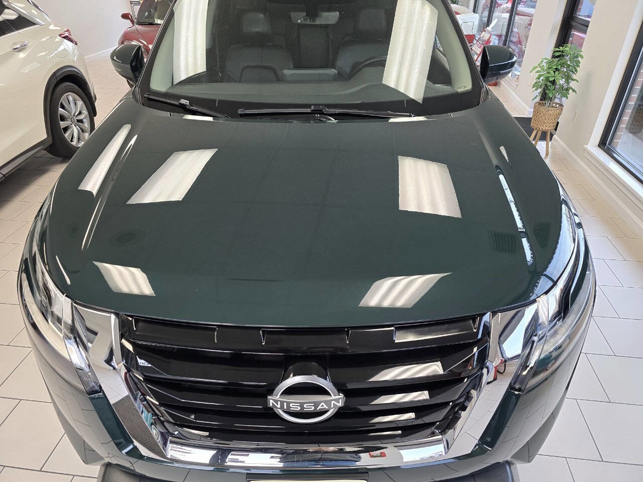 Used 2023 Nissan Pathfinder SL AWD/4WD image 7