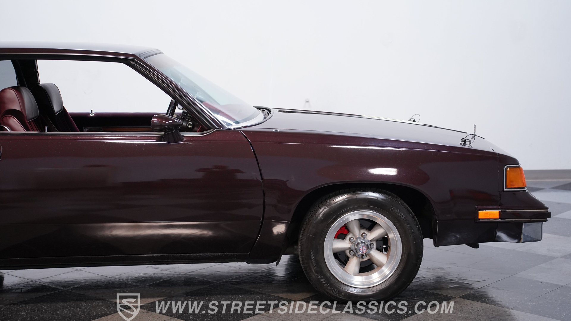 Used 1988 Oldsmobile Cutlass Supreme Classic Brougham RWD image 24
