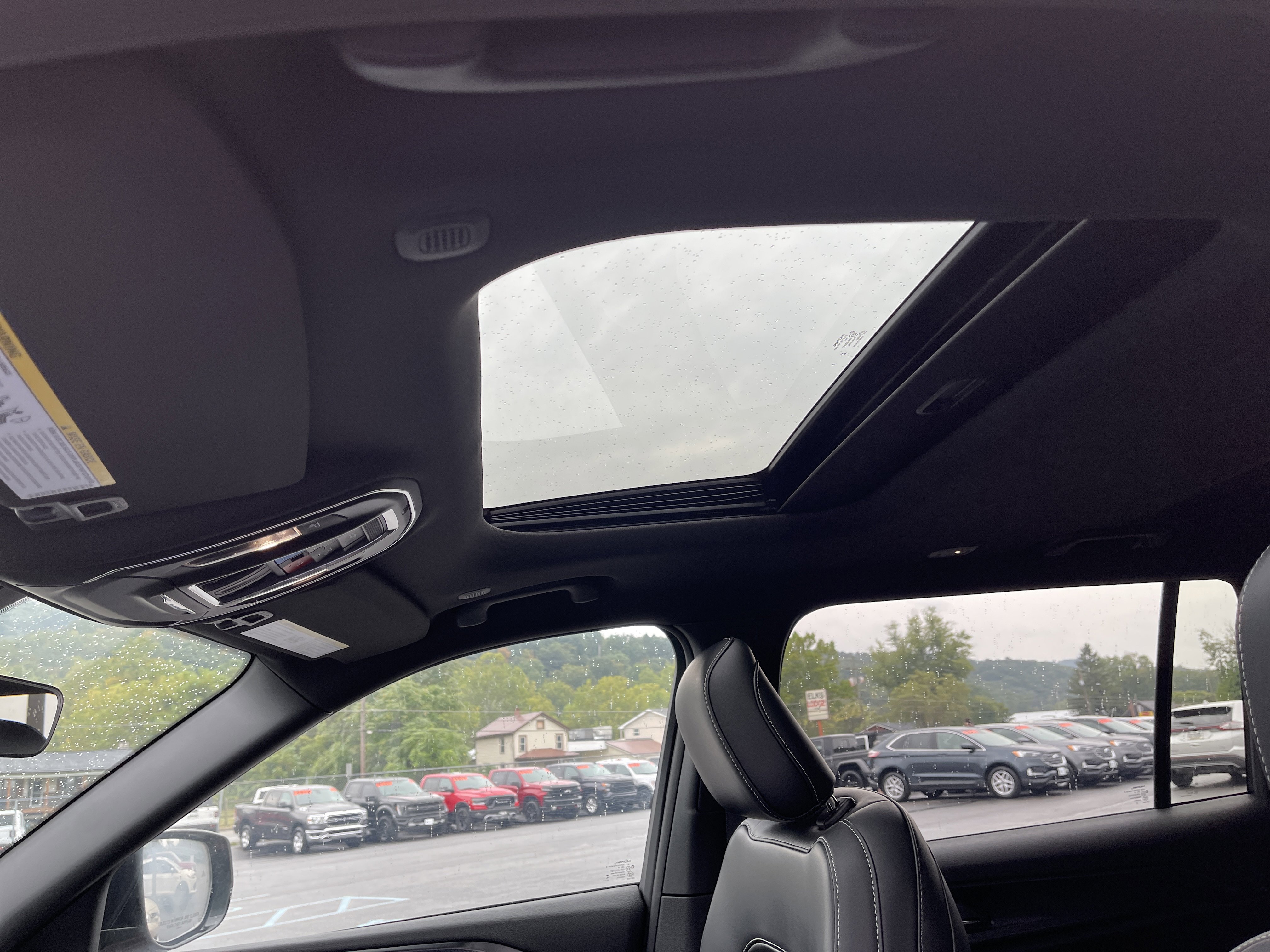 New 2025 Jeep Grand Cherokee L Altitude image 6