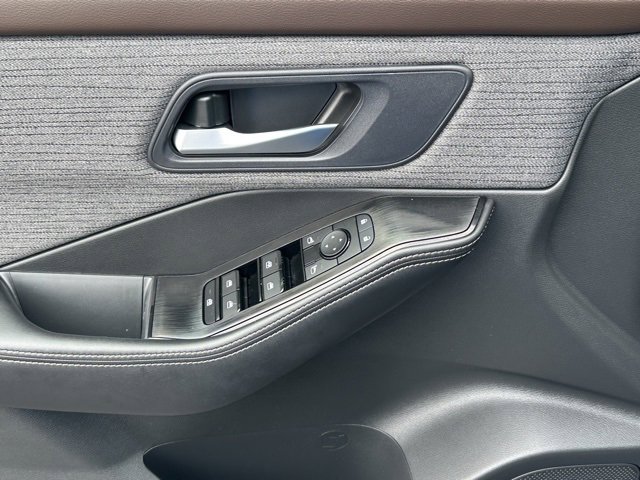 Certified 2023 Nissan Rogue SV image 21