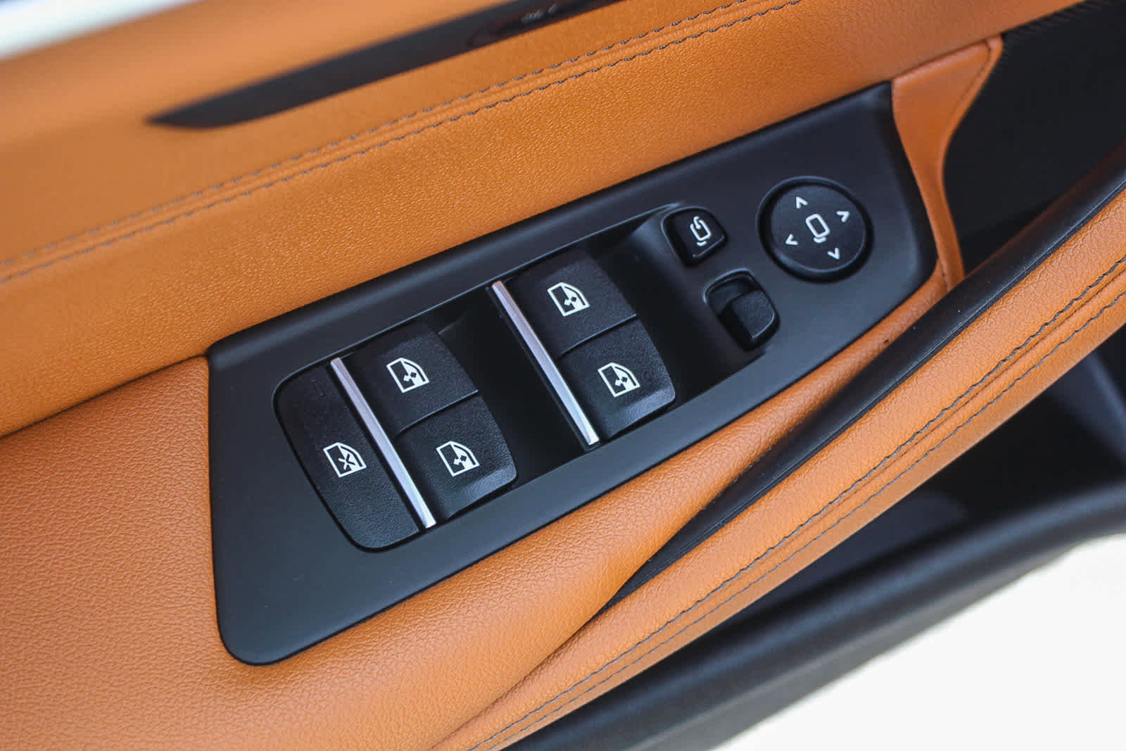 Certified 2023 BMW 530e w/ Convenience Package image 20