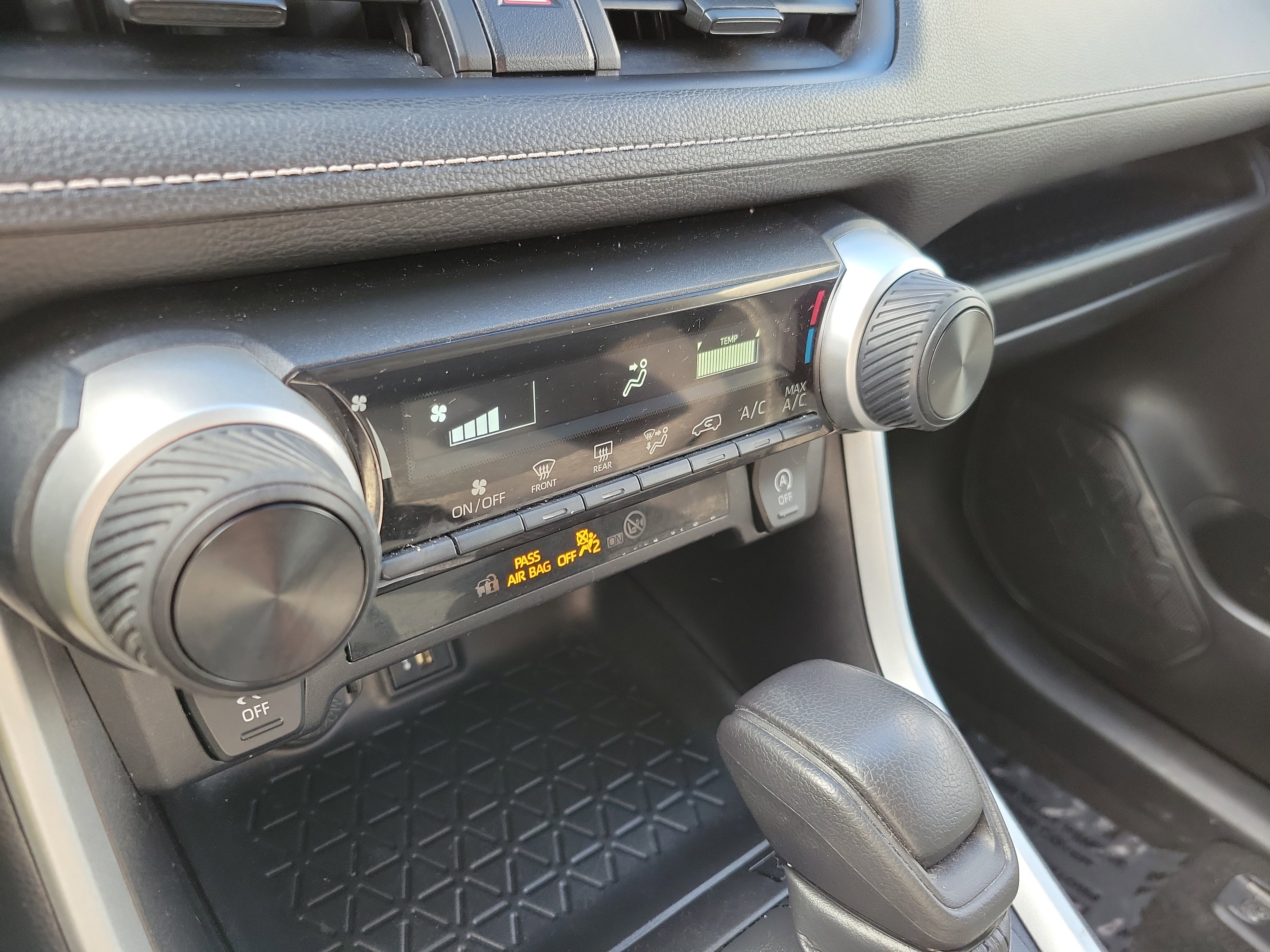 Certified 2024 Toyota RAV4 LE image 30