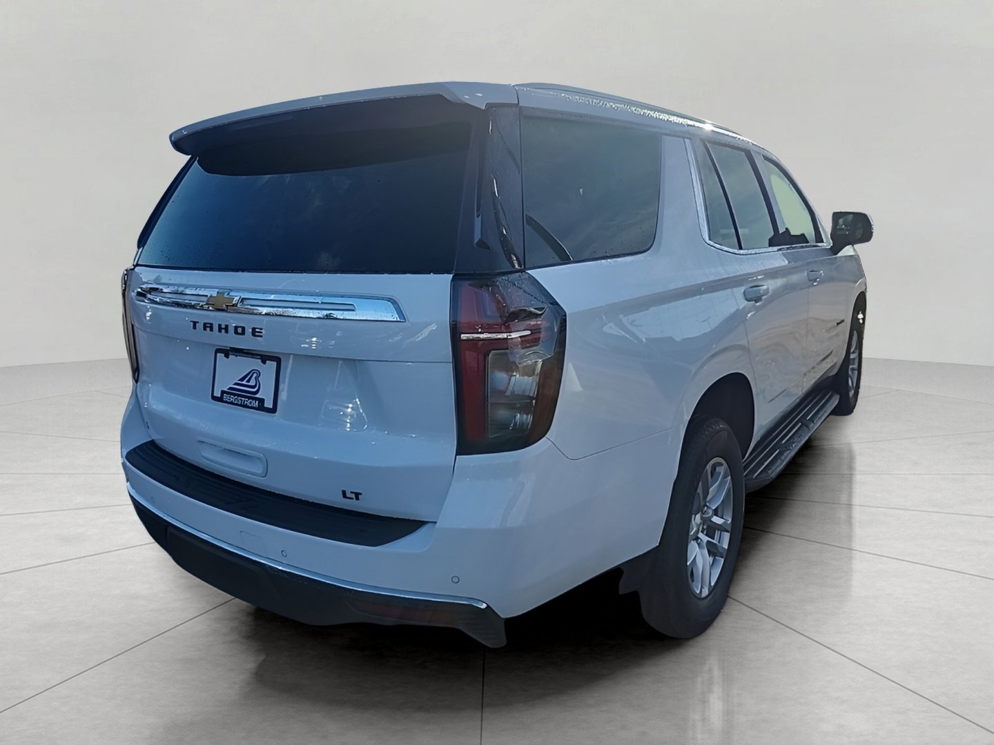 Used 2023 Chevrolet Tahoe LT w/ Luxury Package image 5