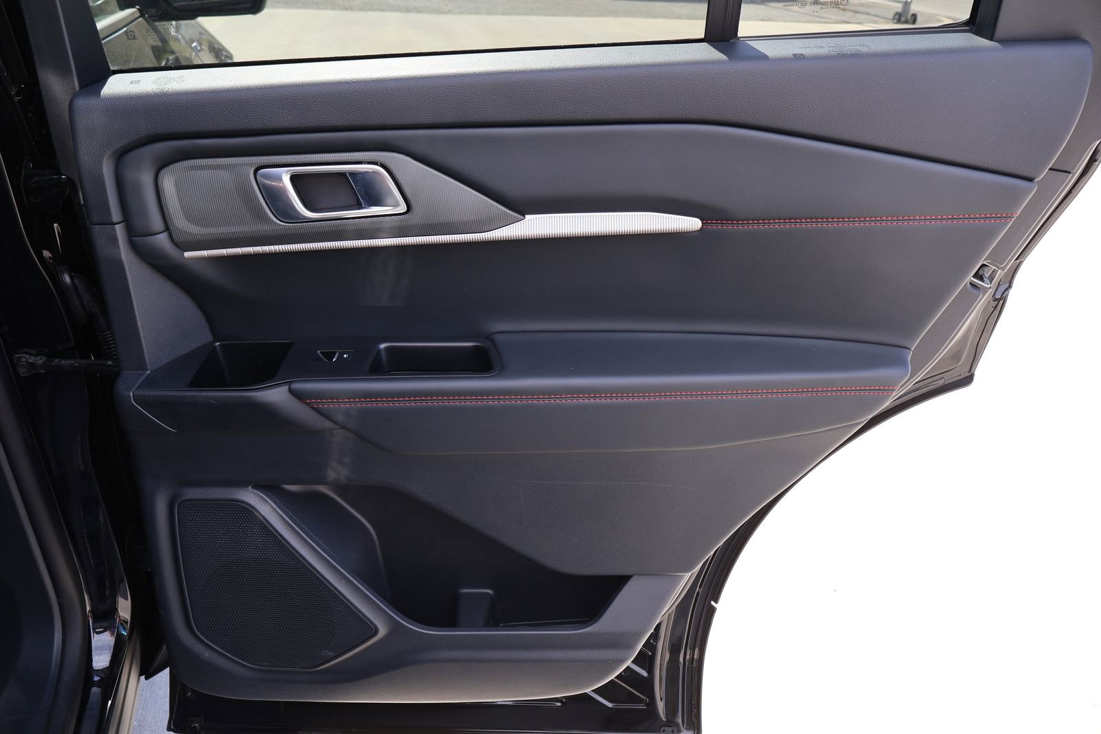 Used 2025 Ford Explorer ST-Line AWD/4WD image 14