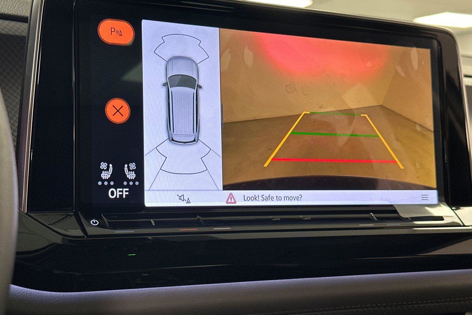 New 2025 Volkswagen Atlas Peak Edition SE image 18