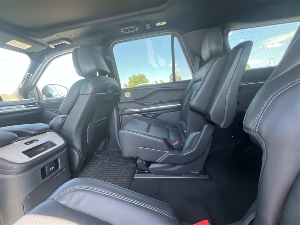 New 2025 Lincoln Navigator Reserve w/ Jet Appearance Package image 13