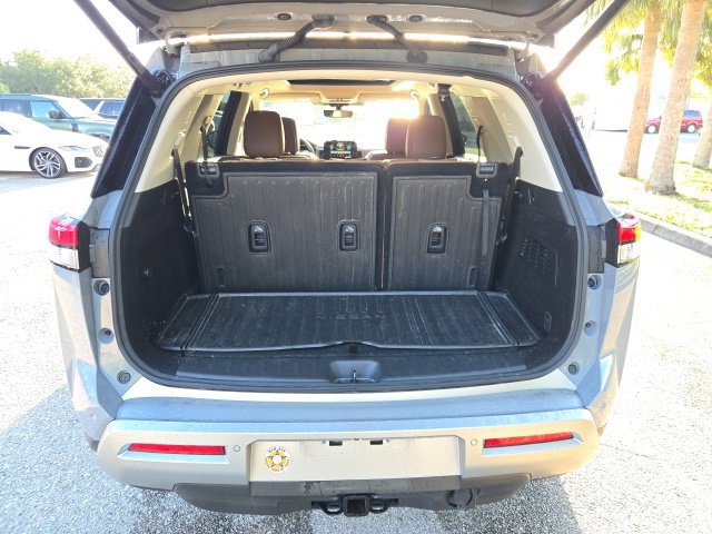 Used 2024 Nissan Pathfinder Platinum FWD image 10
