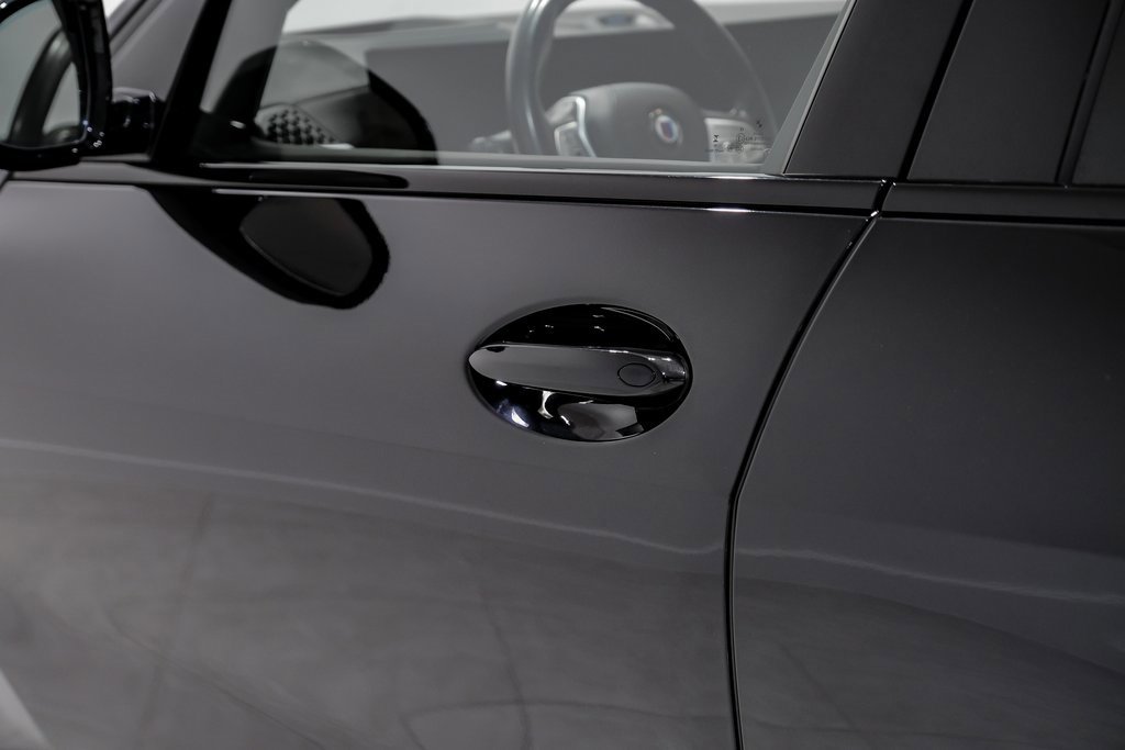 Used 2024 BMW ALPINA XB7 image 49