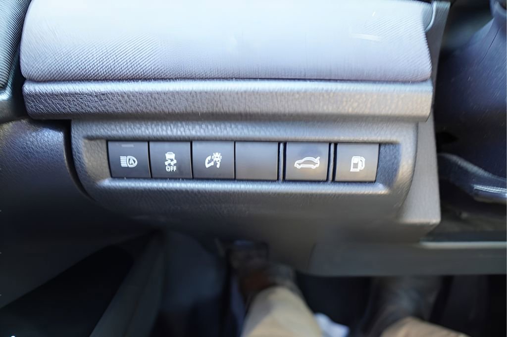 Used 2025 Toyota Camry LE image 17