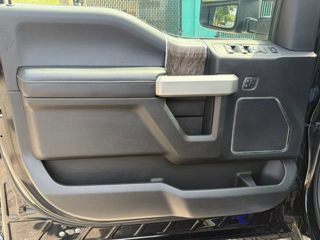 Used 2017 Ford F250 Lariat w/ Lariat Ultimate Package AWD/4WD image 12
