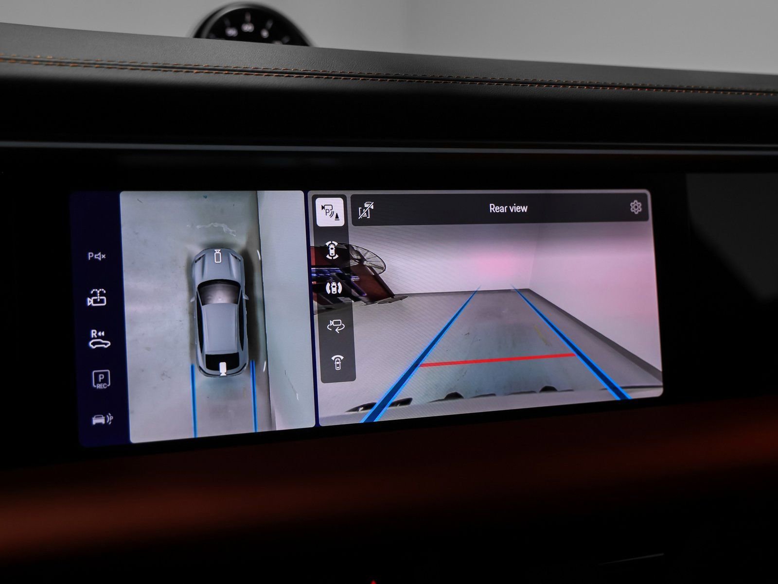 New 2026 Porsche Macan 4 Electric image 43