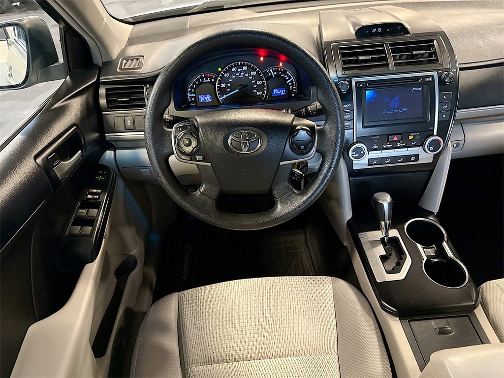 Used 2013 Toyota Camry LE image 4