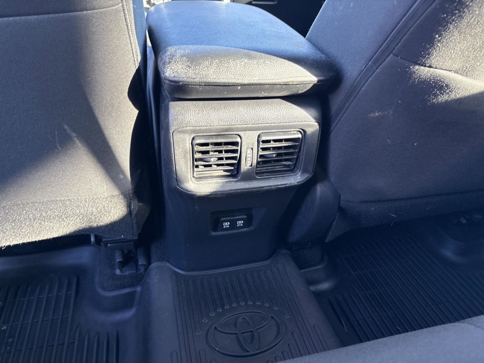 Used 2021 Toyota RAV4 XLE image 23