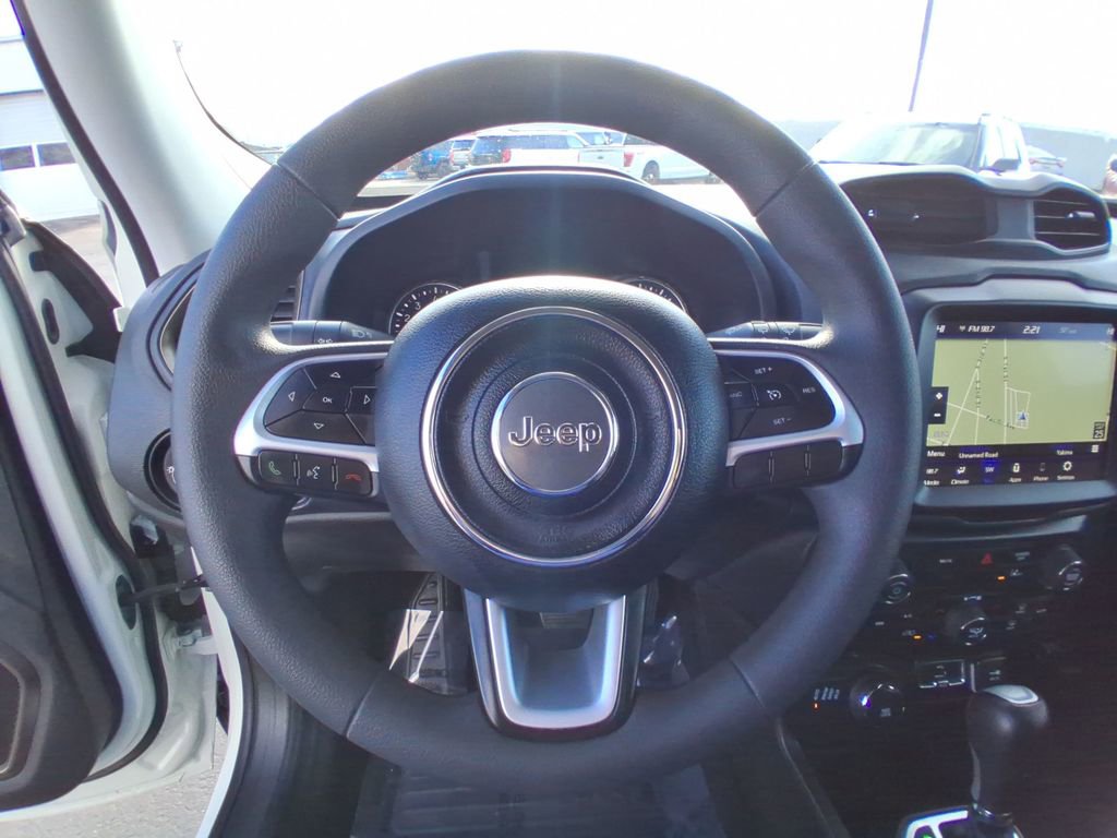 Used 2023 Jeep Renegade Latitude AWD/4WD image 15