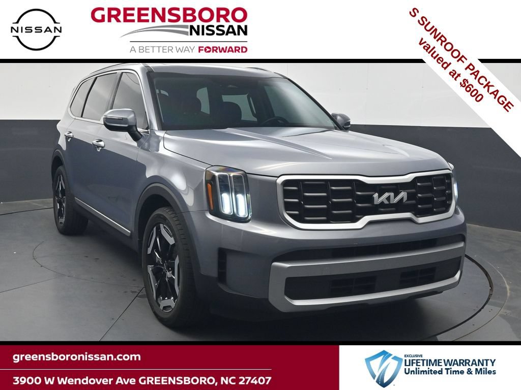 Used 2023 Kia Telluride S w/ S Sunroof Package FWD image 1